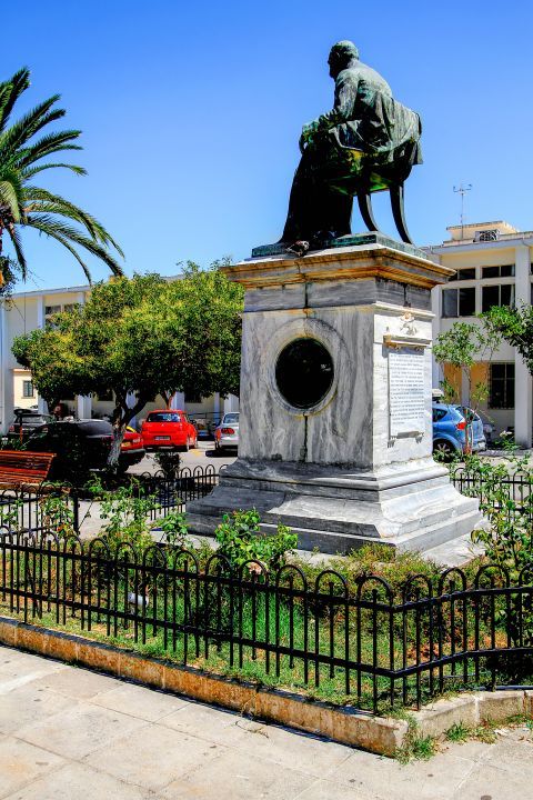 Argostoli: Statue of Panagis Vallianos. Vallianou square, Argostoli.