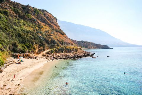 Agios Thomas: Hills with lush vegetation and clear waters