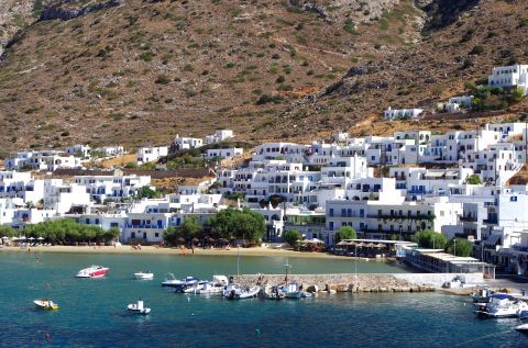 Kamares: Whitewashed houses, overlooking the amazing waters