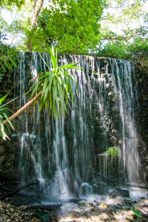 Argiroupolis: Majestic waterfalls.